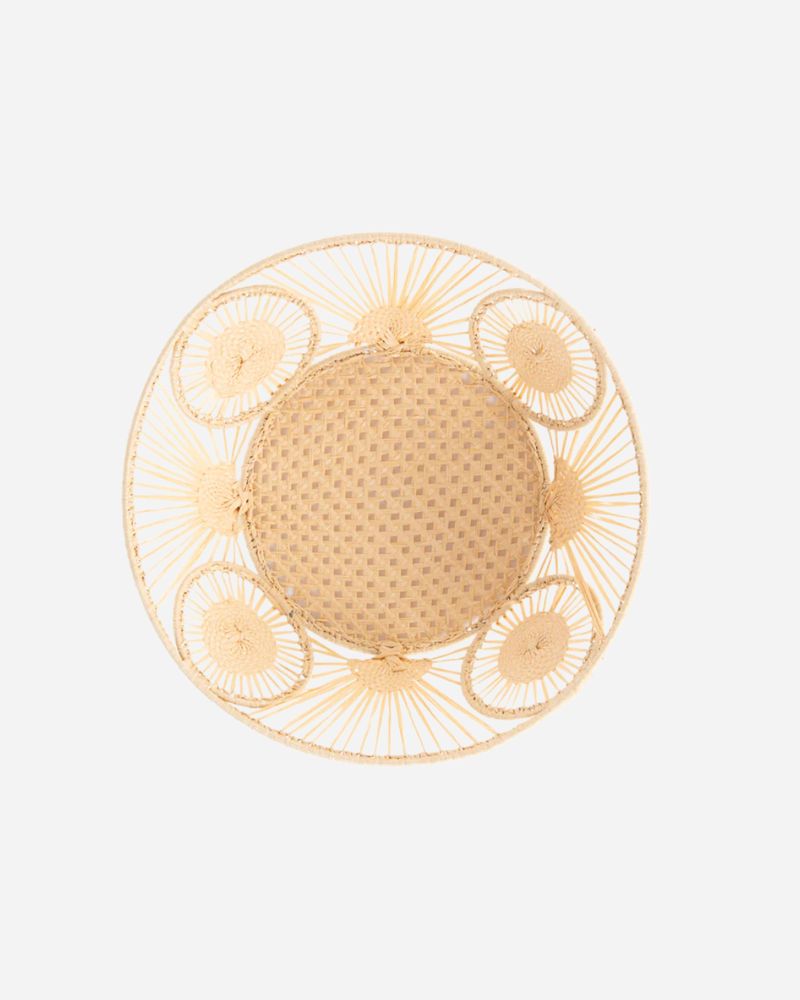 RAFFIA ROUND MEDALLION BASKET, NATURAL