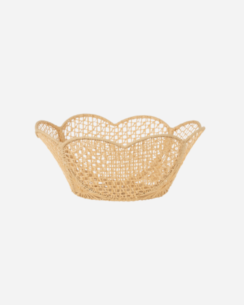 RAFFIA SCALLOPED EDGE ROUND BASKET, NATURAL