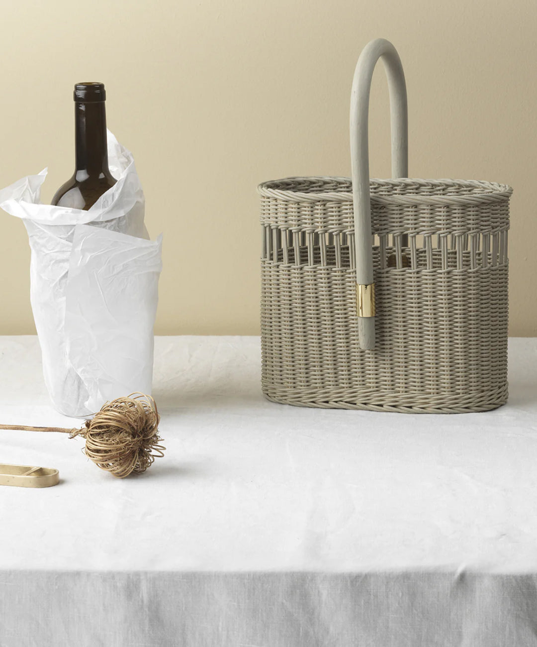 Charlotte Wine Holder