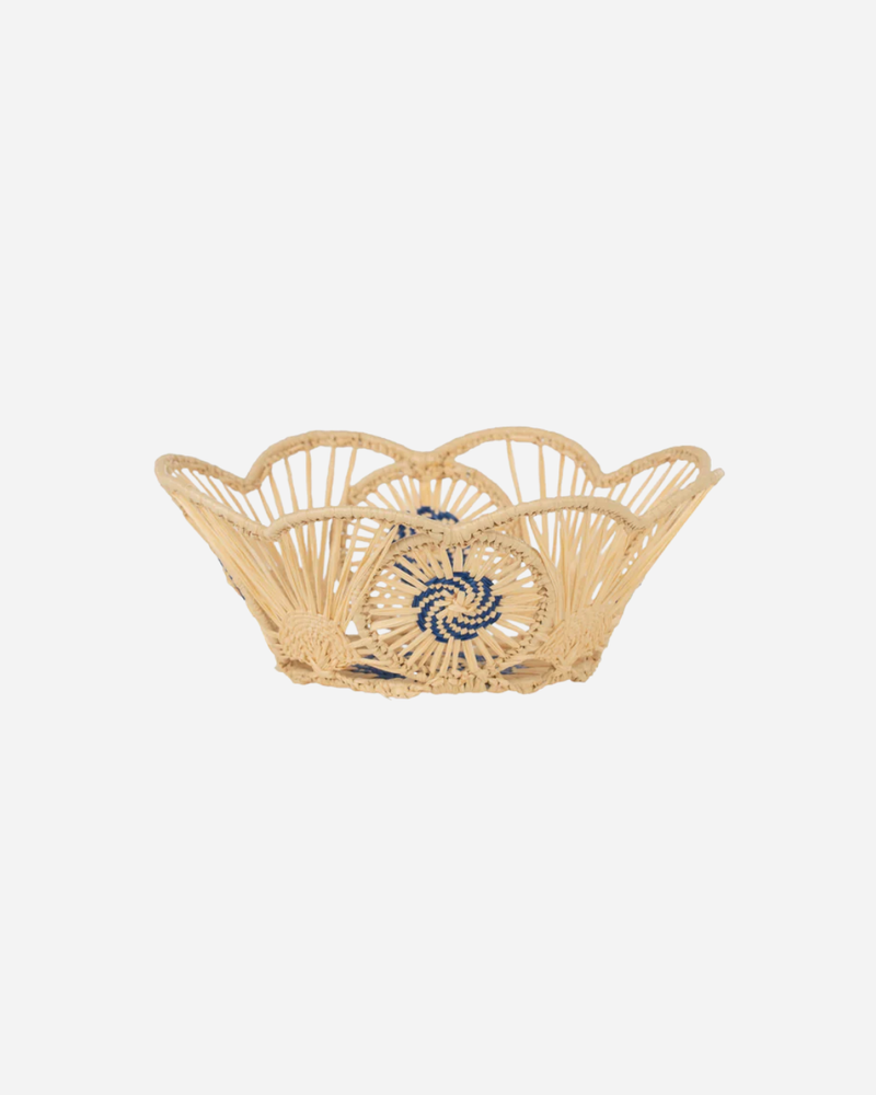 RAFFIA SCALLOPED OVAL MEDALLION BASKET, BLUE